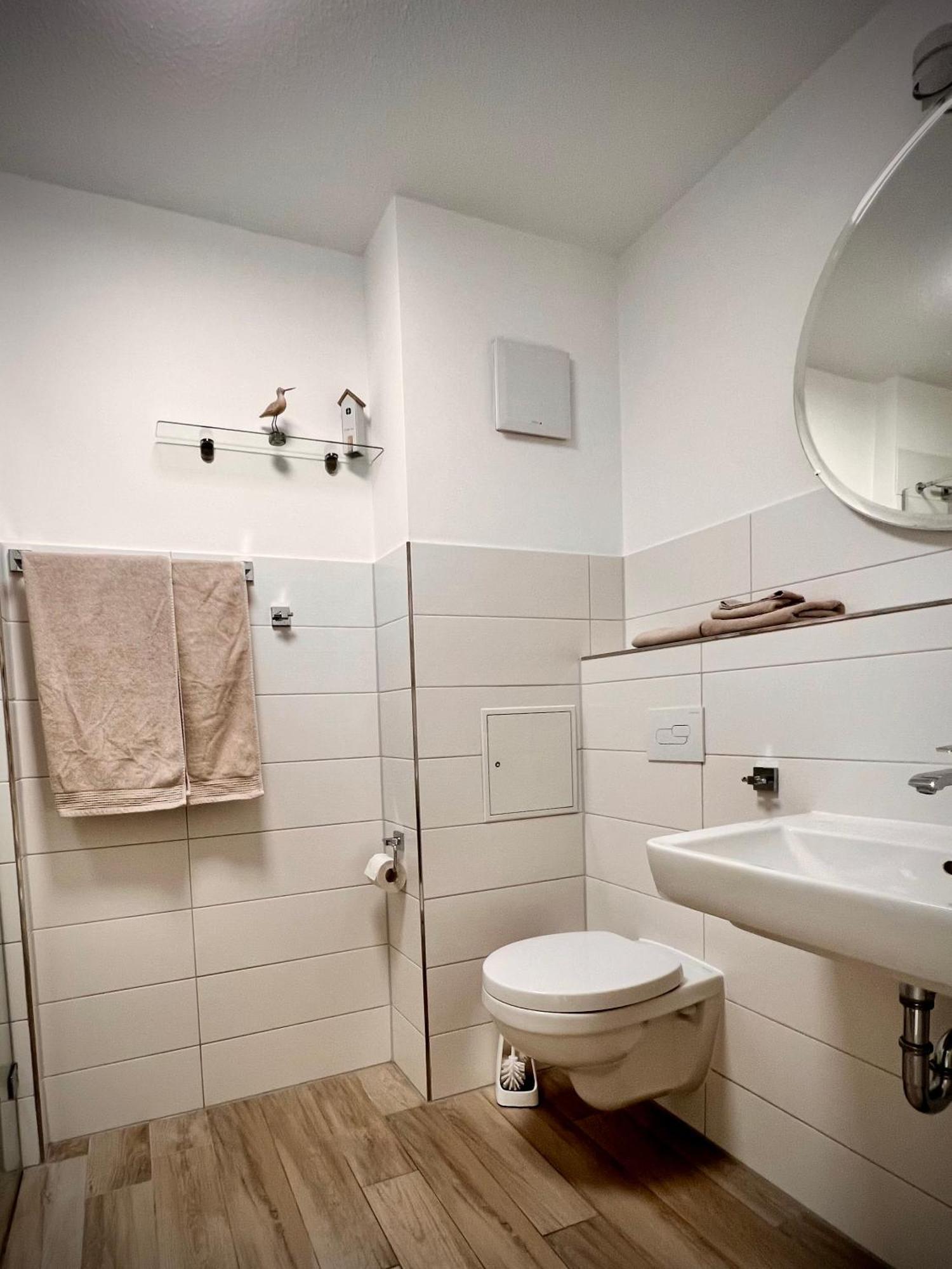 שרבאוץ Kleine Auszeit -- Inklusive Parkplatz & Wifi, Geschirrspueler, Waschmaschine & Terrasse Mit Strandkorb -- Perfekt Fuer Urlaub & Business מראה חיצוני תמונה
