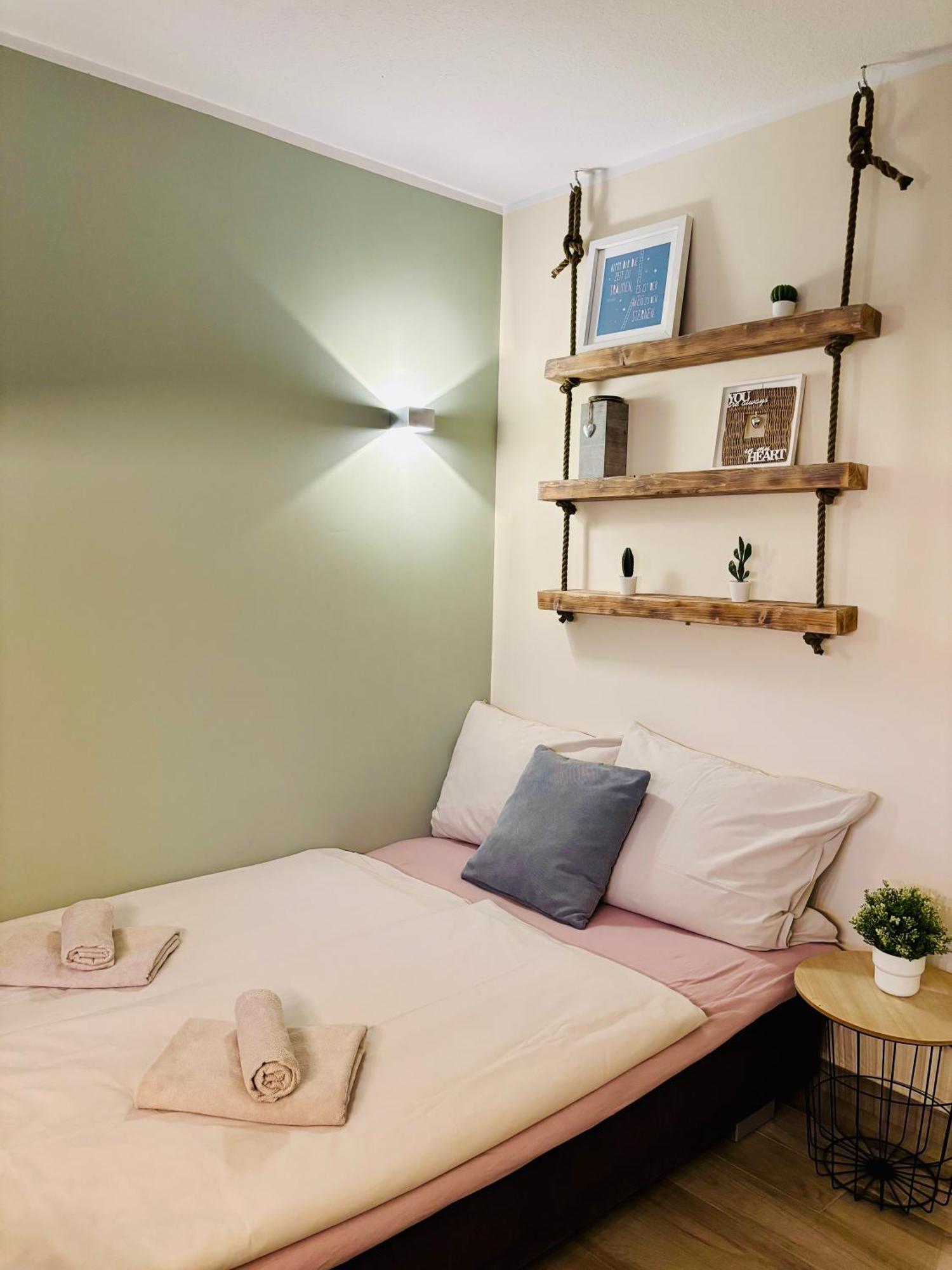 שרבאוץ Kleine Auszeit -- Inklusive Parkplatz & Wifi, Geschirrspueler, Waschmaschine & Terrasse Mit Strandkorb -- Perfekt Fuer Urlaub & Business מראה חיצוני תמונה